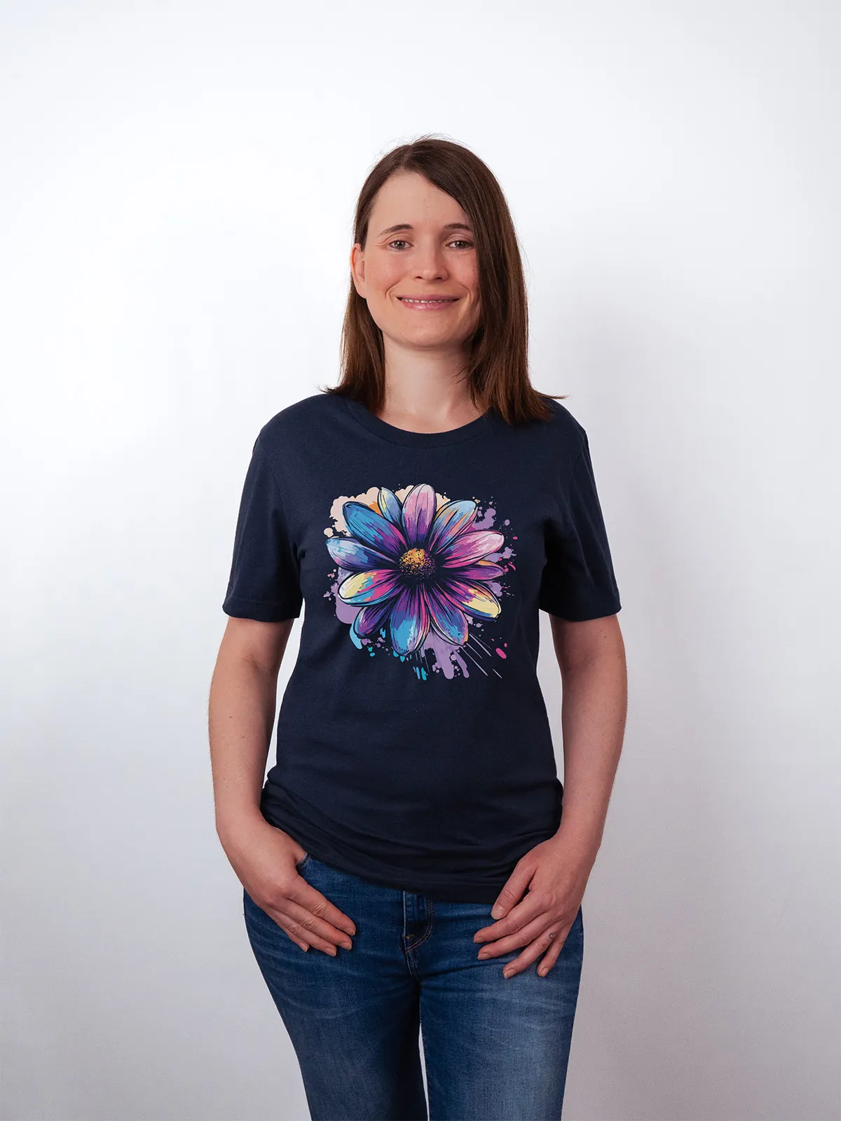 Bemalte Bluetenblaetter Navy T-Shirt - Fruehlingsmode