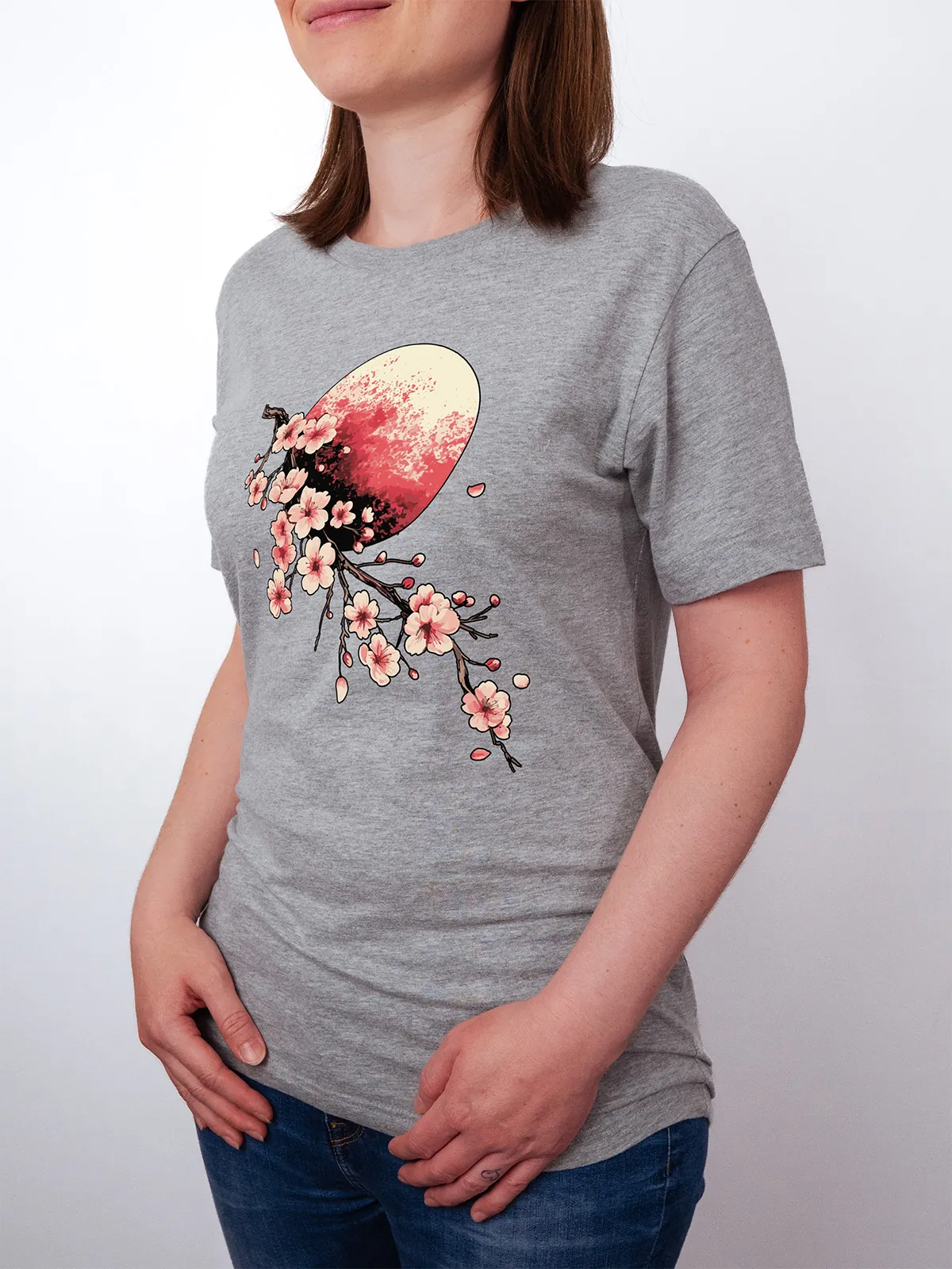 Bluetenmond T-Shirt in Athletic Heather, getragen von einem Damen Model, in der Ansicht von seite.