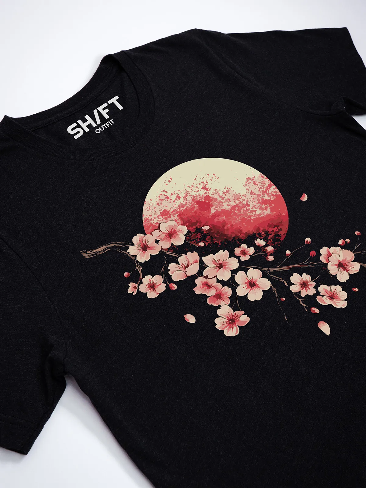 Bluetenmond T-Shirt in Black Heather, Detailansicht des Drucks.