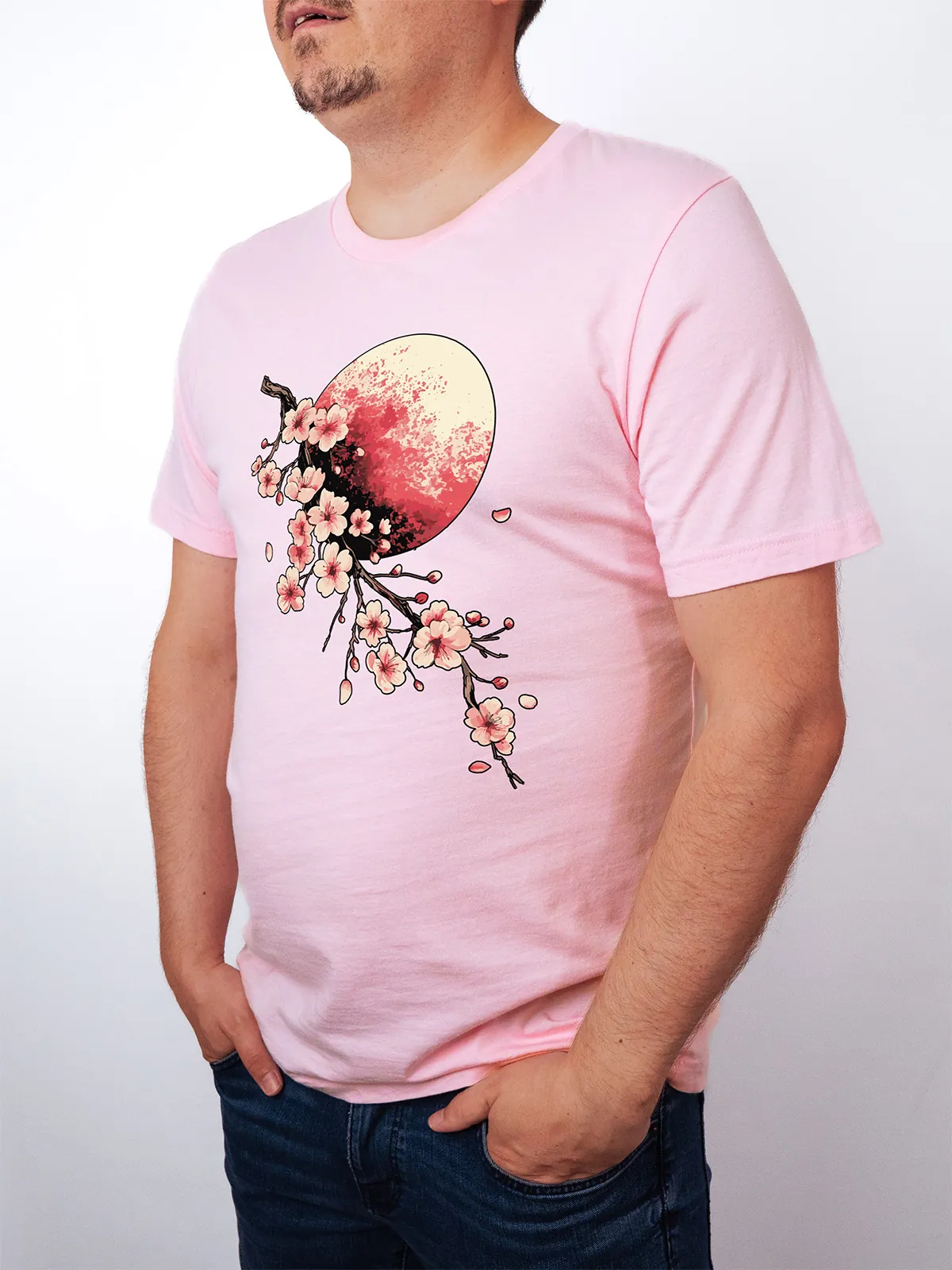 Bluetenmond T-Shirt in Pink, getragen von einem Herren Model, in der Ansicht von seite.