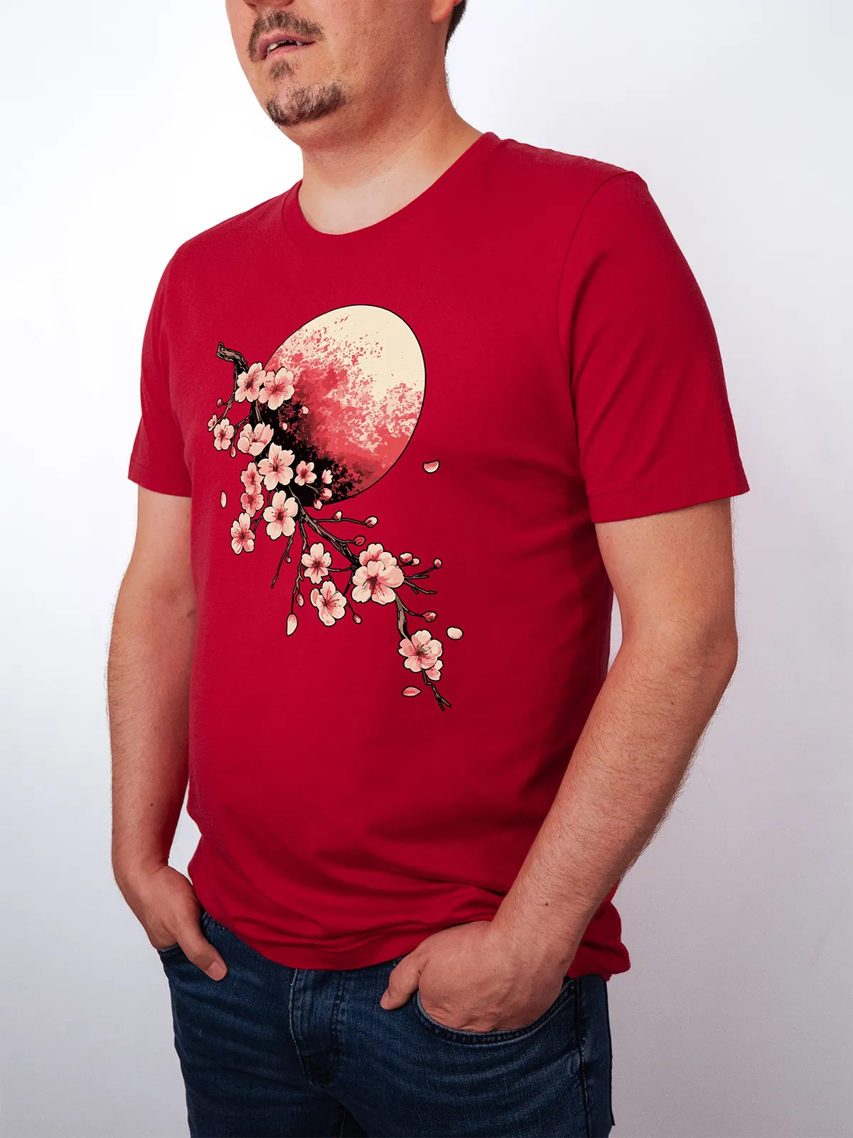 Bluetenmond T-Shirt in Red, getragen von einem Herren Model, in der Ansicht von seite.
