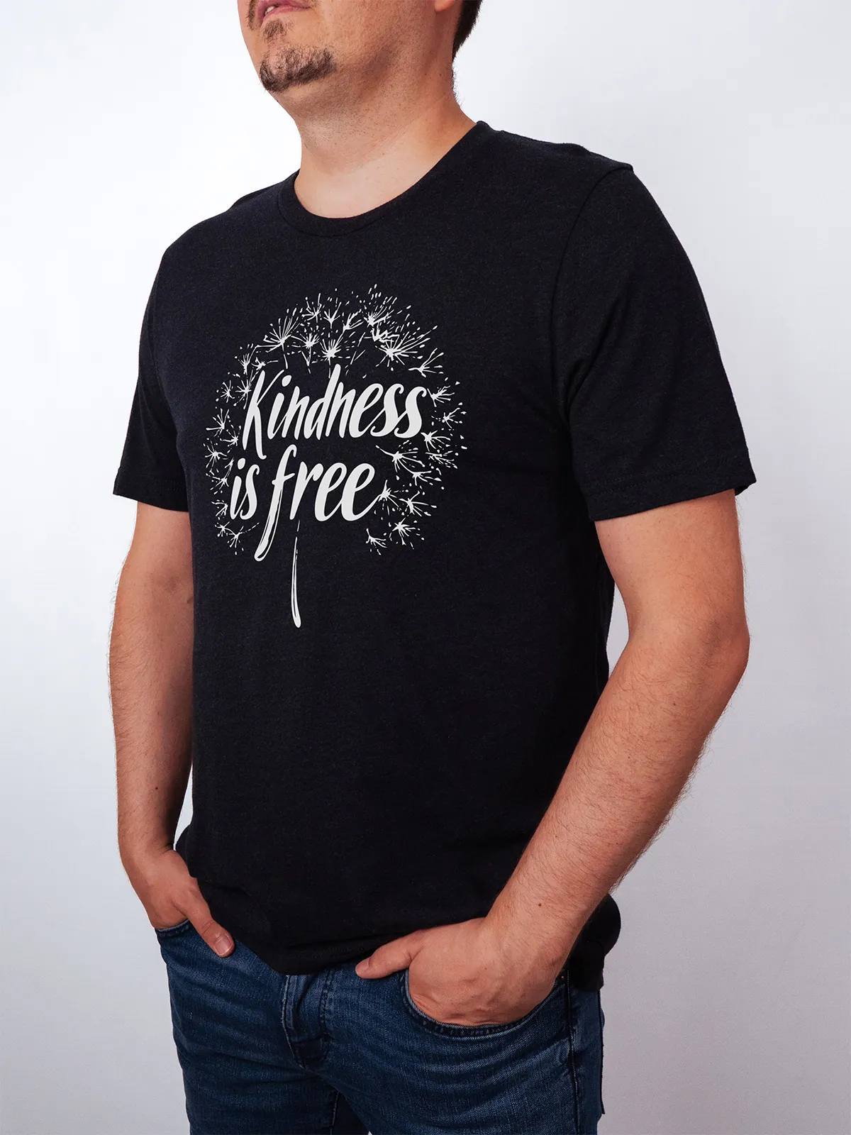Freundlichkeit ist Frei Black Heather T-Shirt - Fruehlingsmode
