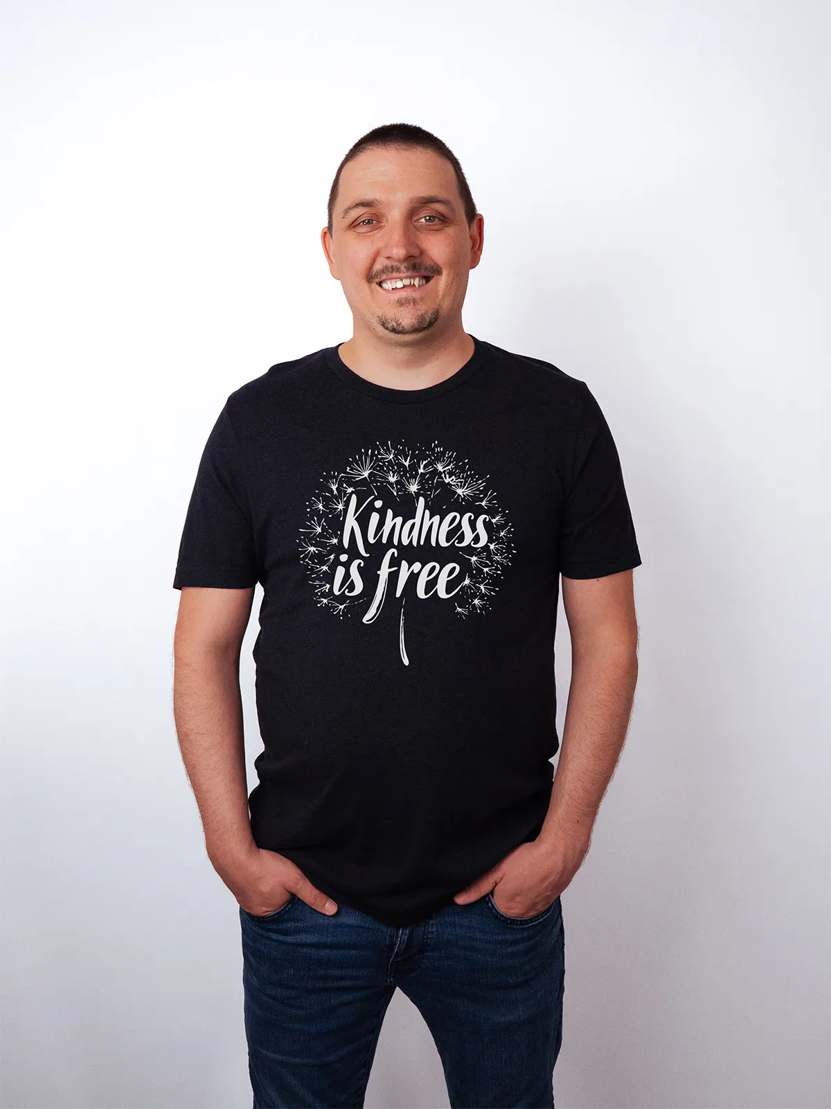 Freundlichkeit ist Frei T-Shirt Black Heather - Fruehling ShiftOutfit