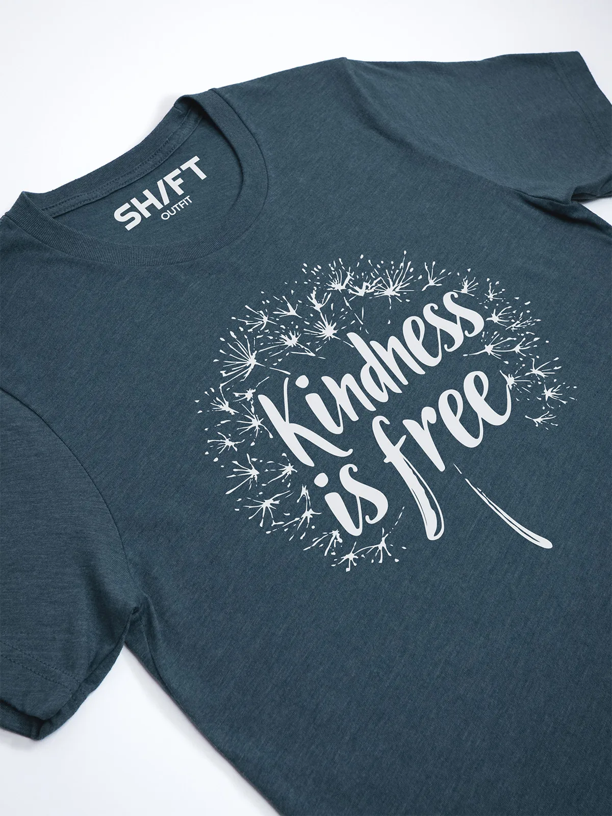 Freundlichkeit ist Frei Heather Deep Teal T-Shirt - Fruehlingsmode