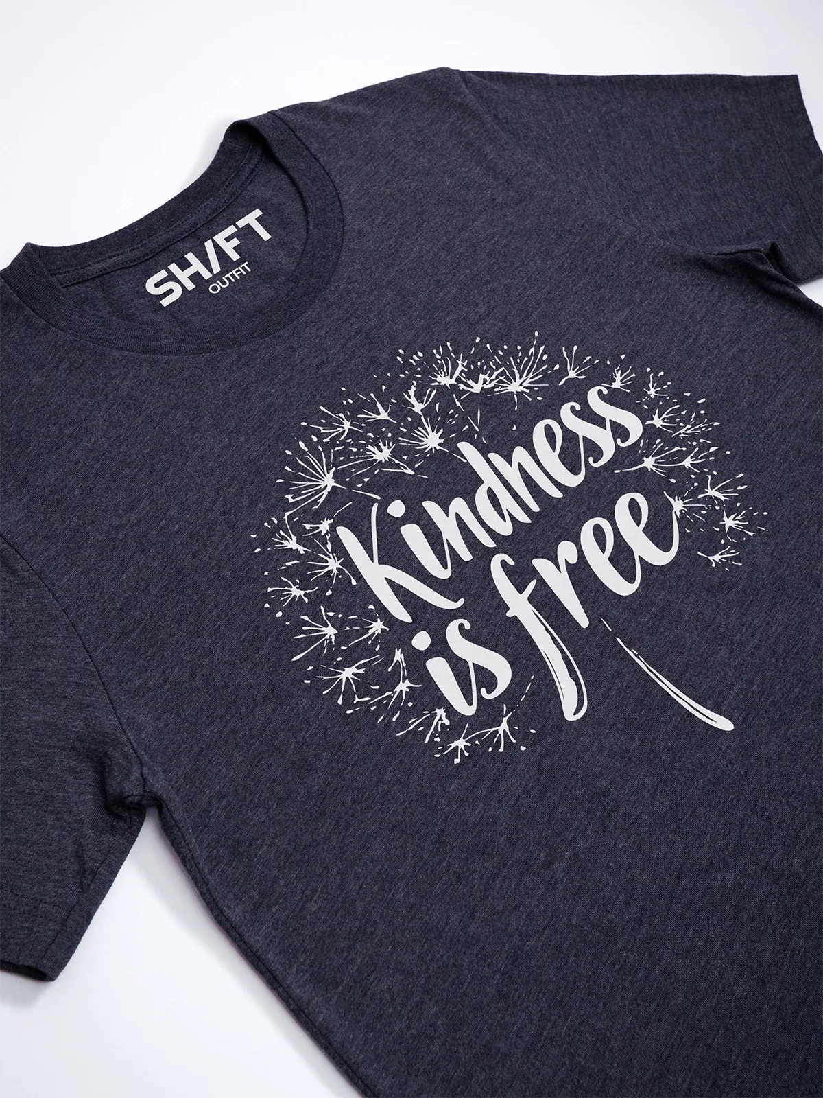 Freundlichkeit ist Frei T-Shirt Heather Midnight Navy - Fruehling Kollektion