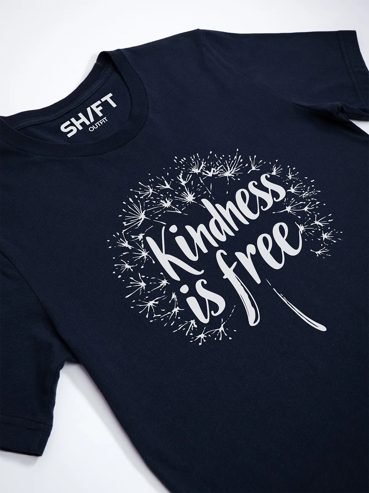 Freundlichkeit ist Frei Navy T-Shirt - Fruehlingsmode