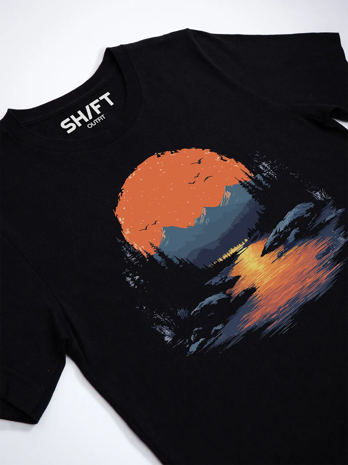 Goldenes Tal T-Shirt Black - Fruehling ShiftOutfit