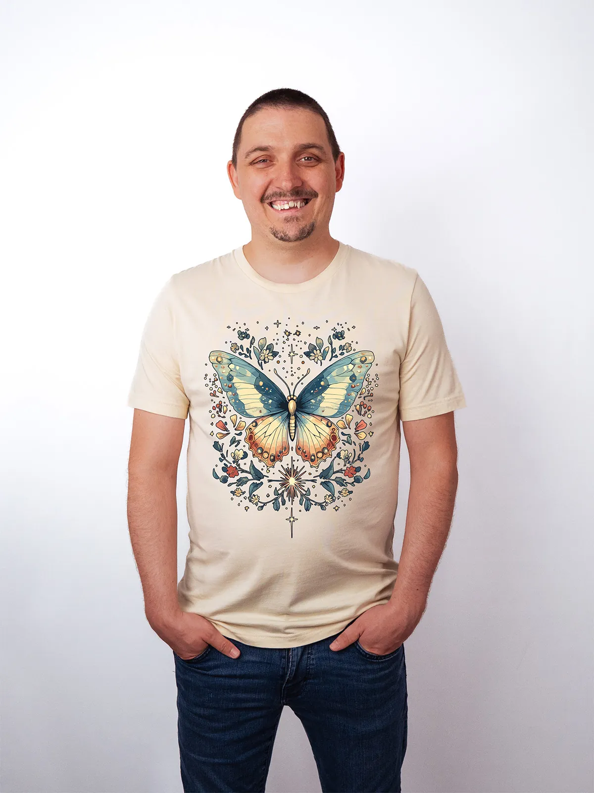 Himmlischer Schmetterling Soft Cream T-Shirt - Fruehlingsmode