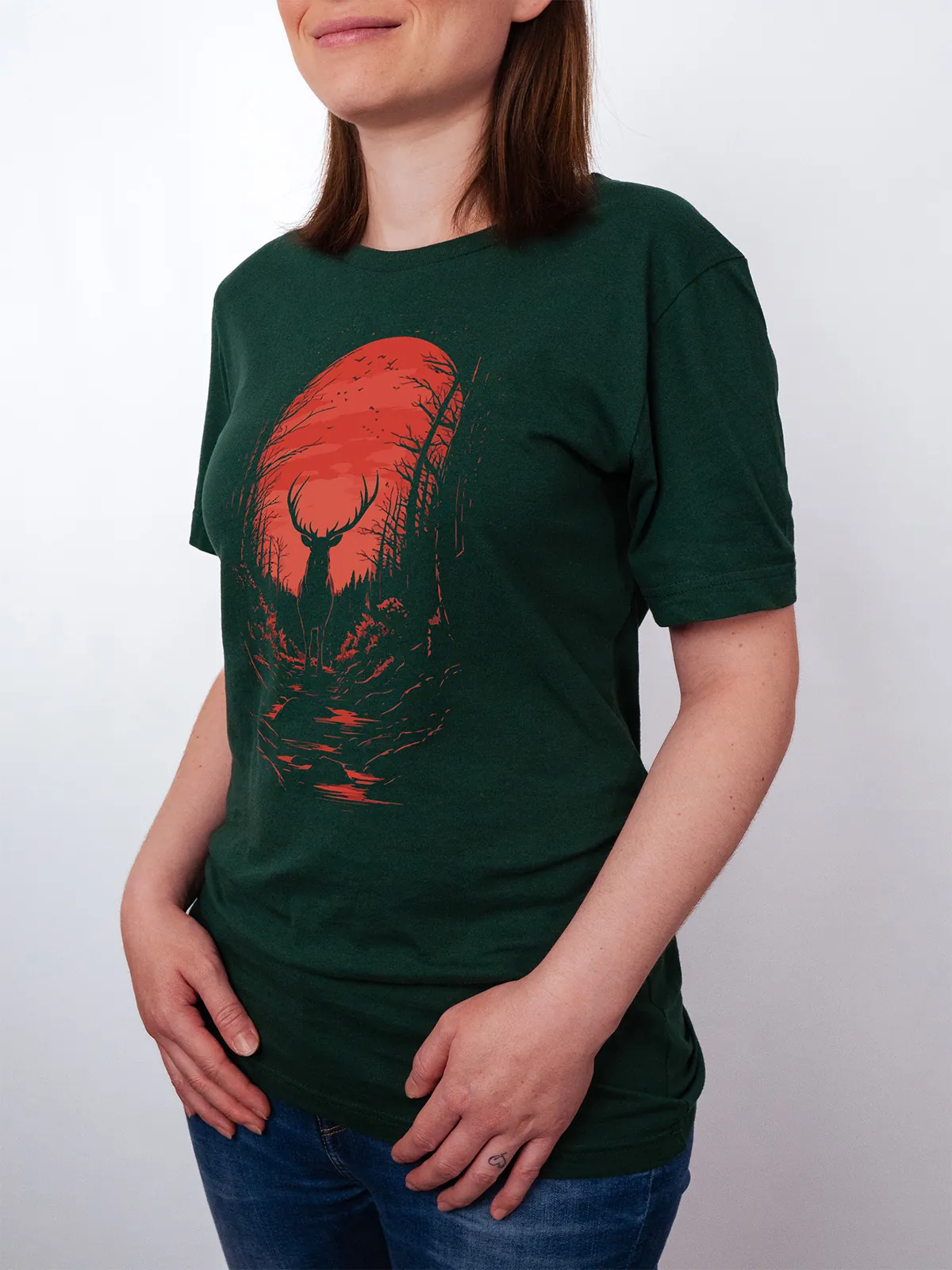 Hirsch Karminrot Forest T-Shirt - Fruehlingsmode