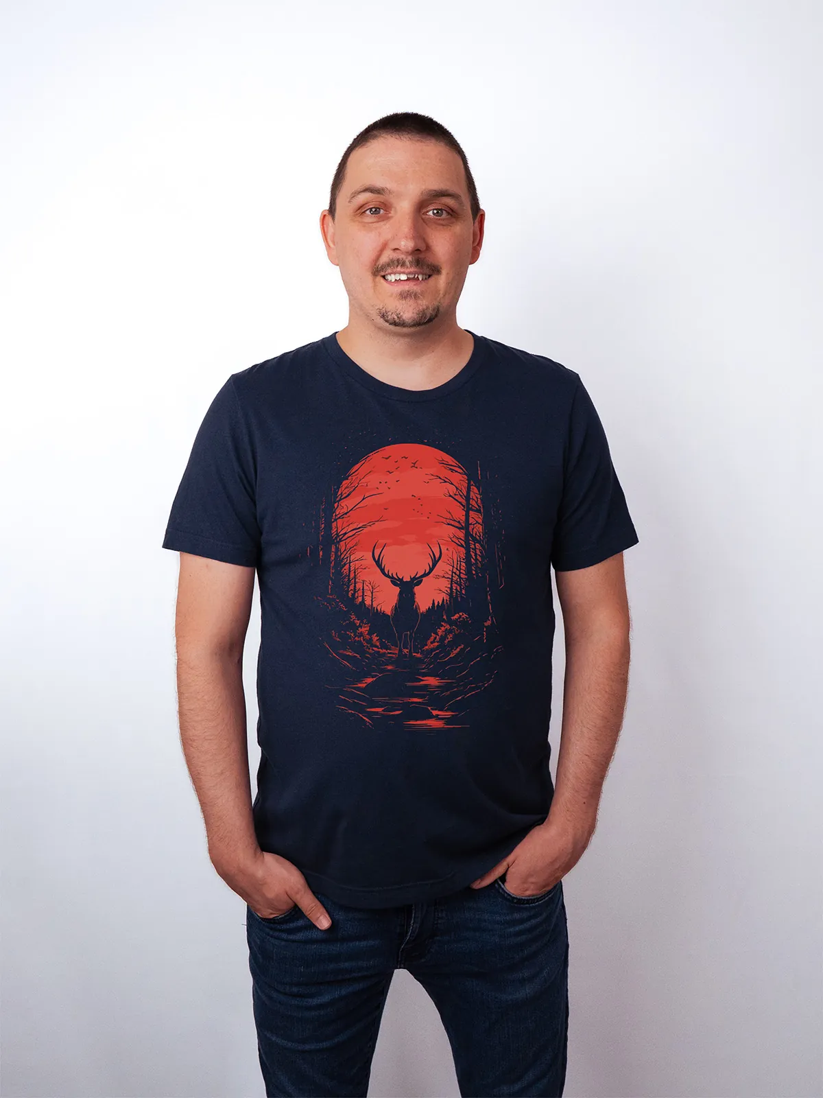 Hirsch Karminrot Navy T-Shirt - Fruehlingsmode