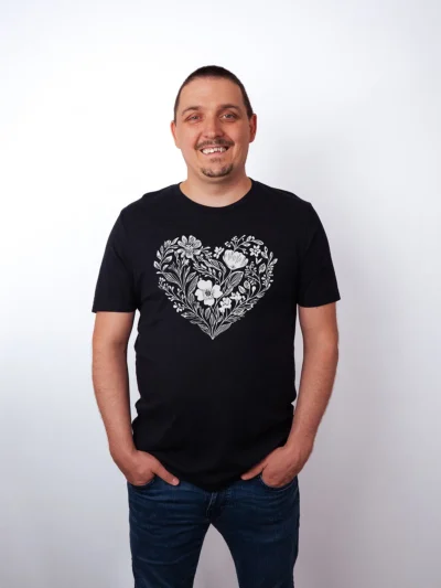 Wildblumen Herz Black Heather T-Shirt - Fruehlingsmode